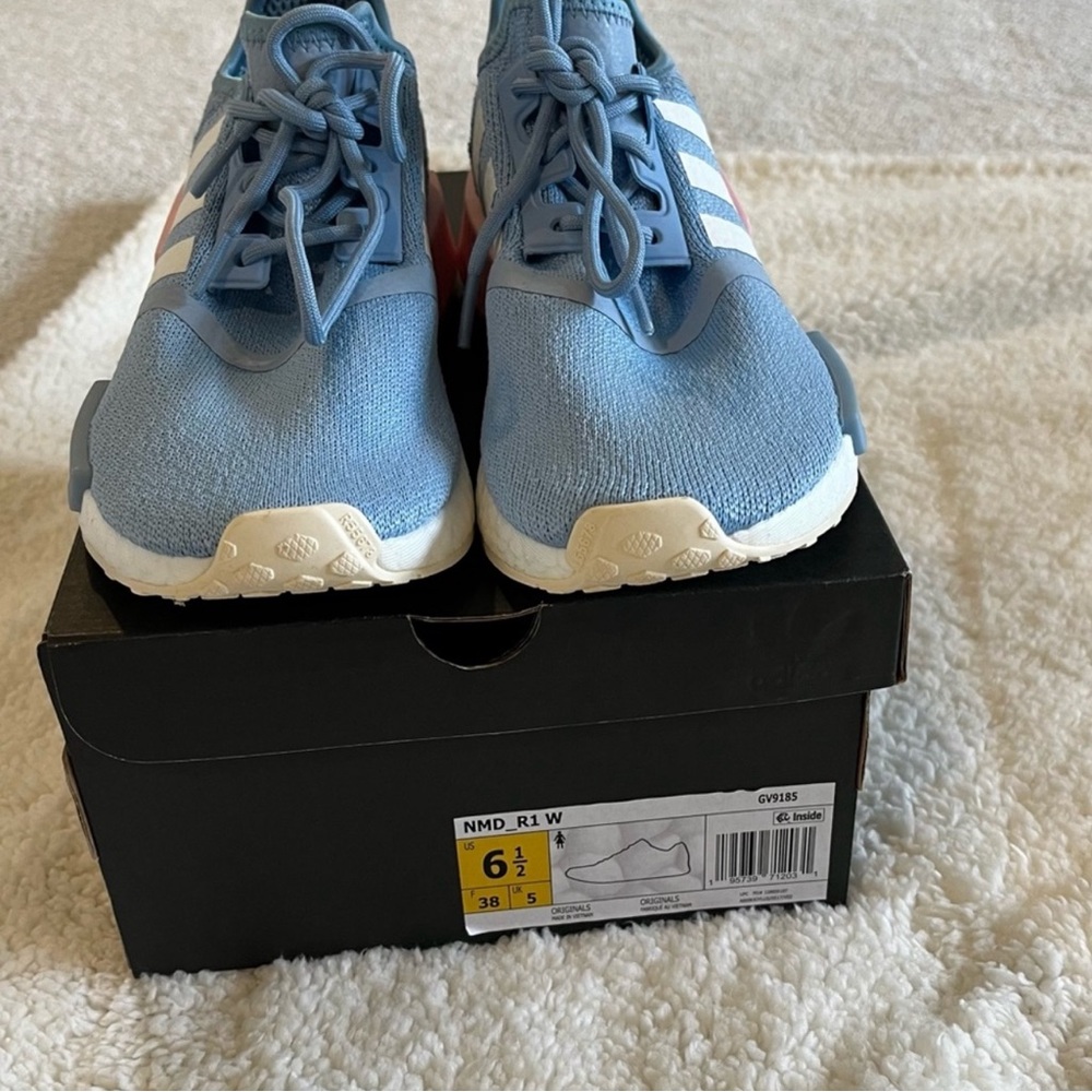 👟 - Picture 2 of 3